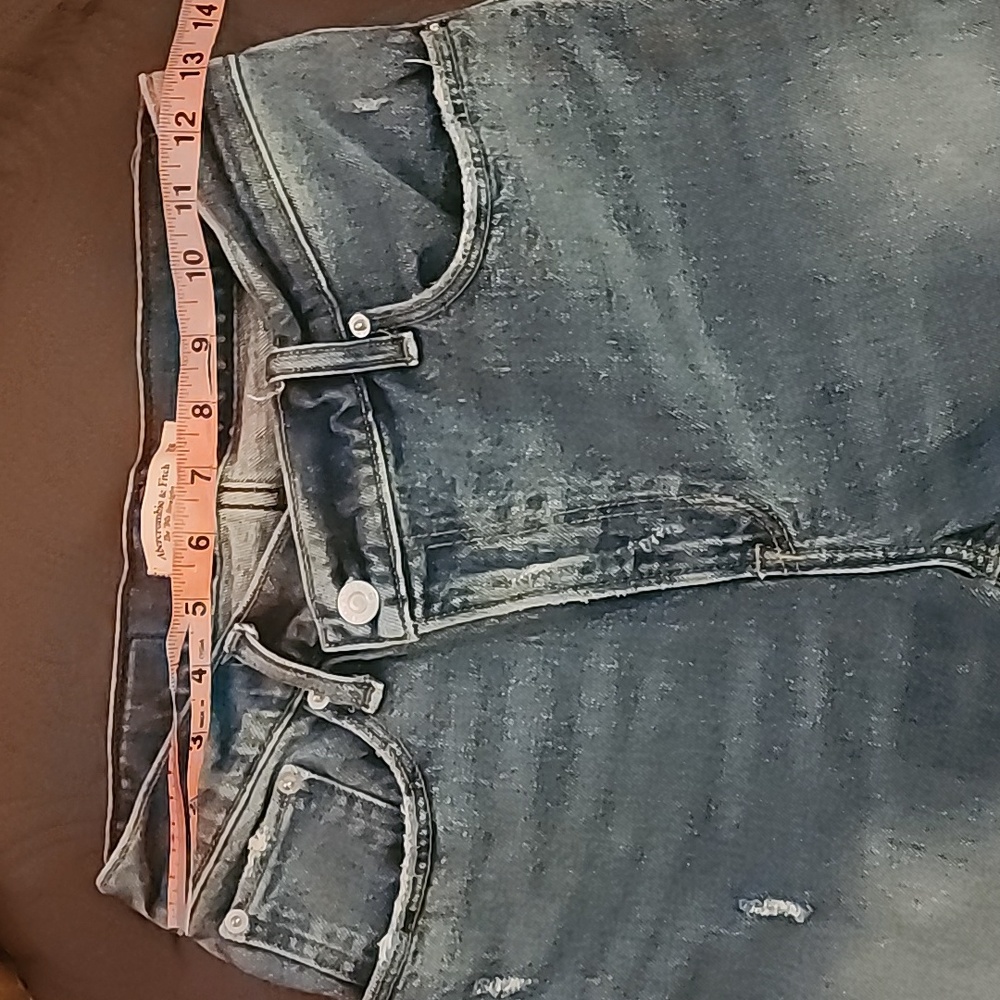 EUC Abercrombie & Fitch Crossover Button Jeans